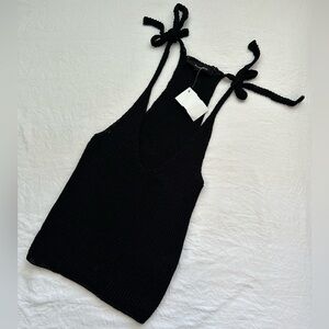 BLACK KNITTED TIE STRAP TANK TOP
